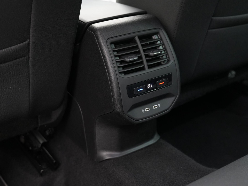 Seat Leon (L325BB) met abonnement