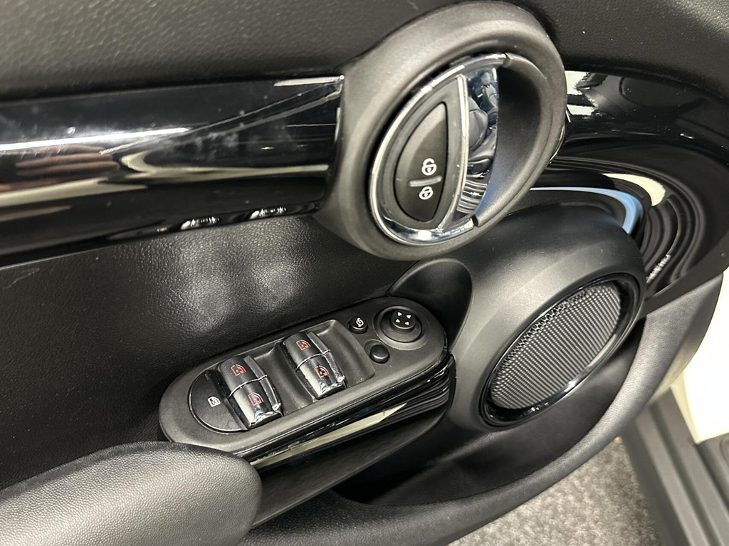 MINI 5-Deurs (P911TL) met abonnement