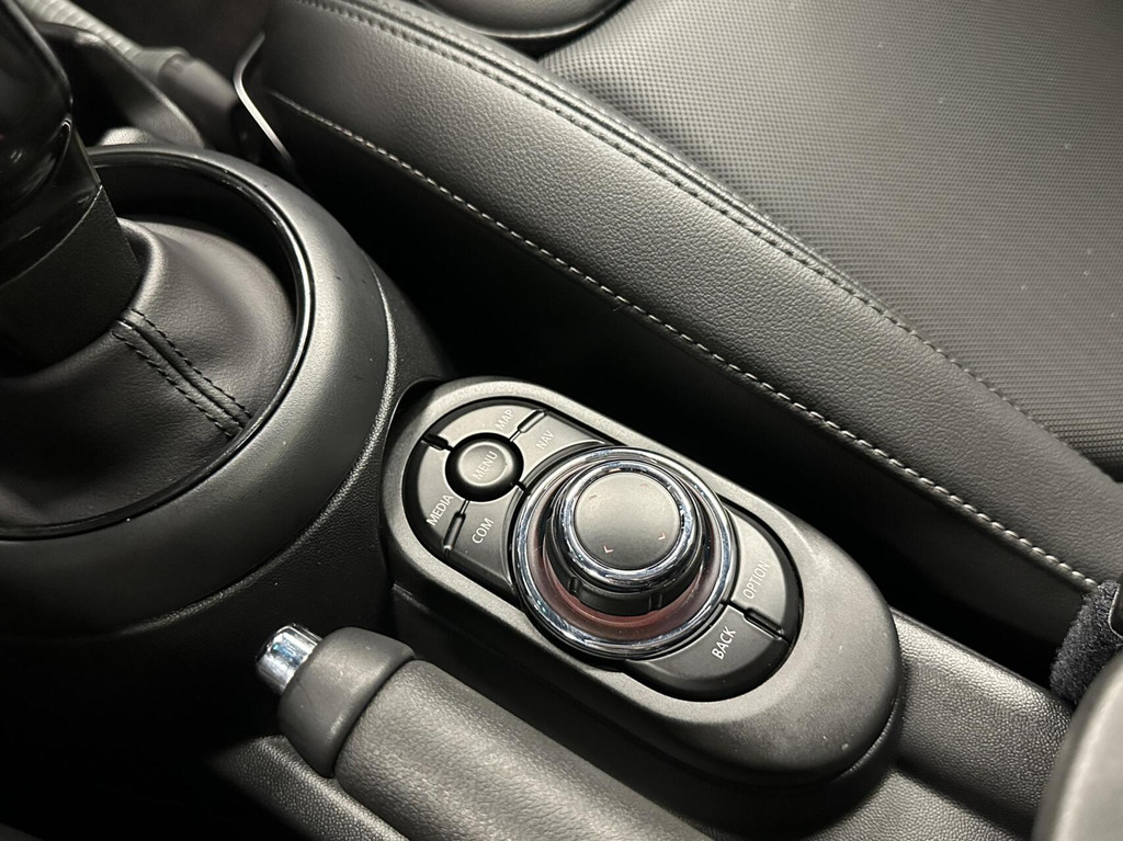 MINI 5-Deurs (P911TL) met abonnement
