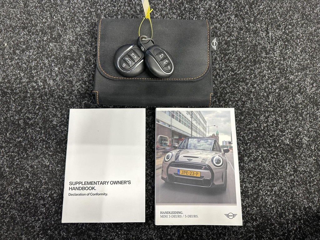 MINI 5-Deurs (P911TL) met abonnement