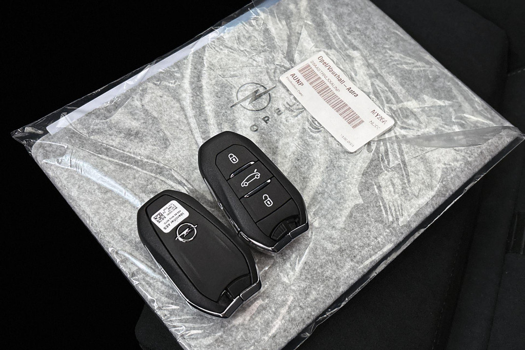 Opel Astra (KNF17P) met abonnement
