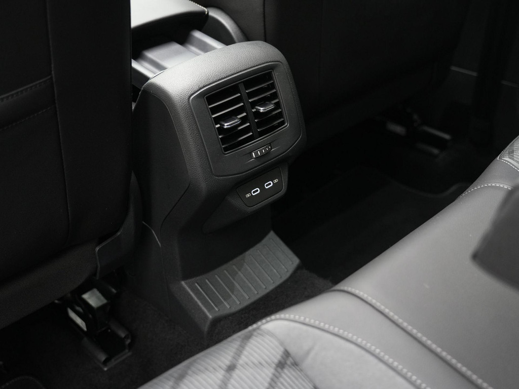Volkswagen T-Roc (KPV51D) met abonnement