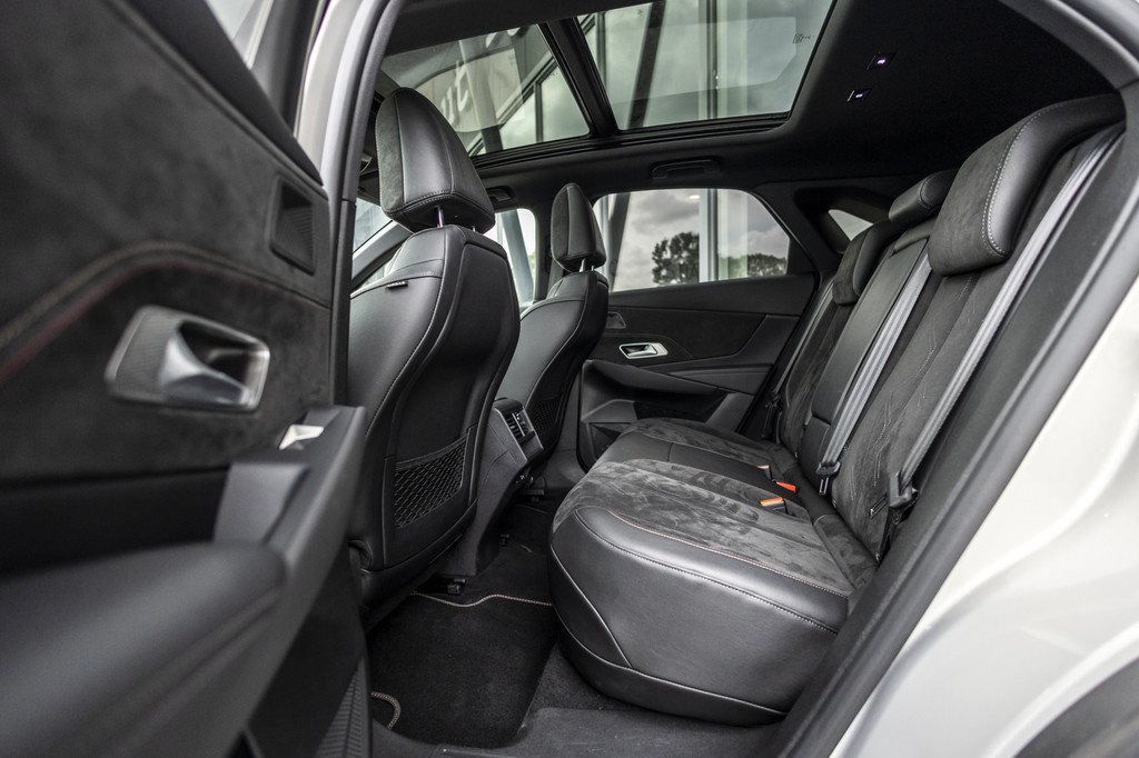 DS 7 Crossback (KNS94N) met abonnement