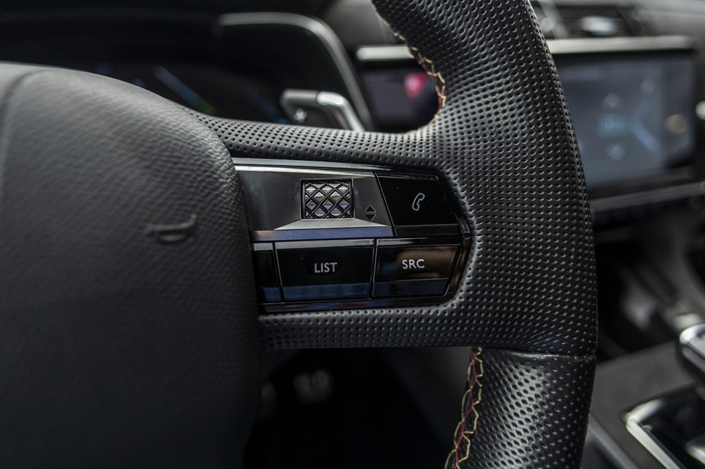 DS 7 Crossback (KNS94N) met abonnement