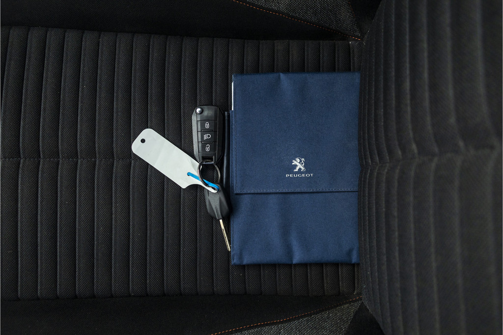 Peugeot 2008 (L538TN) met abonnement