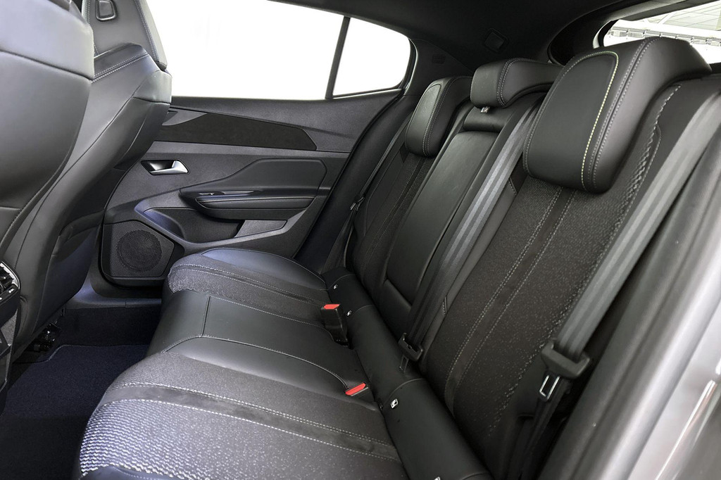 Peugeot 408 (JTX23K) met abonnement