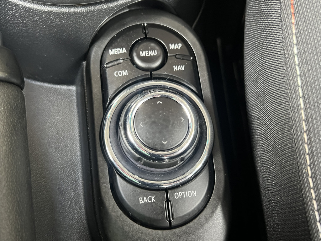 MINI 5-Deurs (X931DK) met abonnement