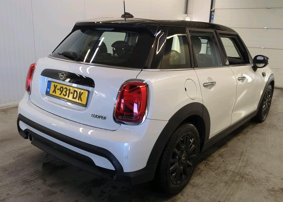 MINI 5-Deurs (X931DK) met abonnement