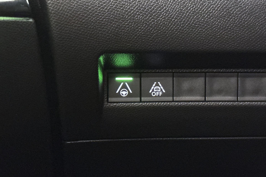 Peugeot e-2008 (KSR57P) met abonnement