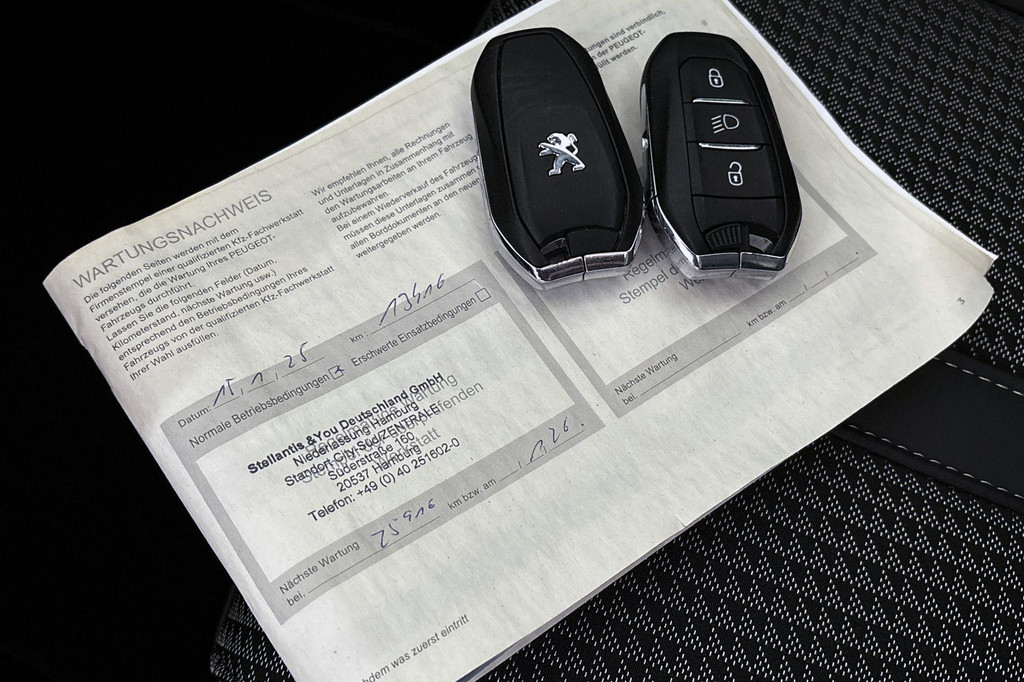 Peugeot e-2008 (KSR57P) met abonnement