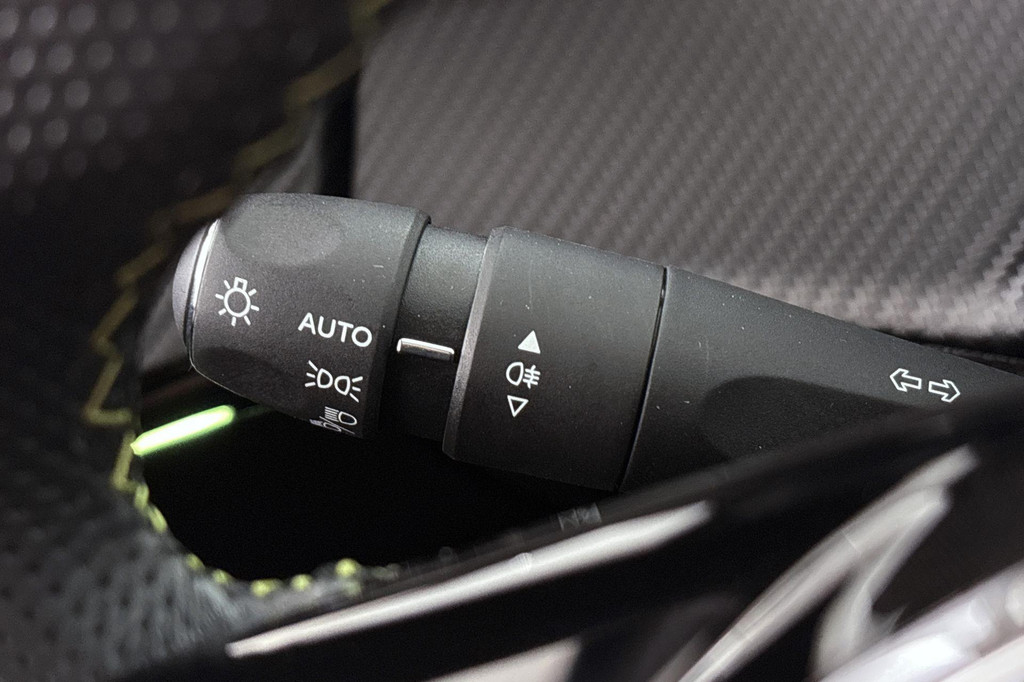 Peugeot e-2008 (KSR57P) met abonnement