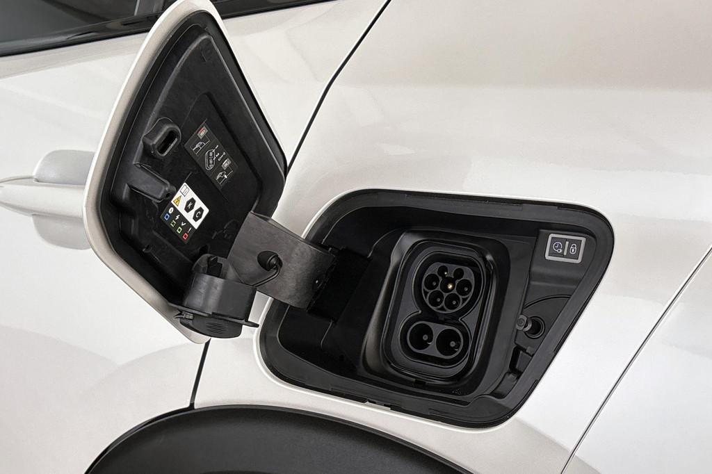 Peugeot e-2008 (KSR57P) met abonnement