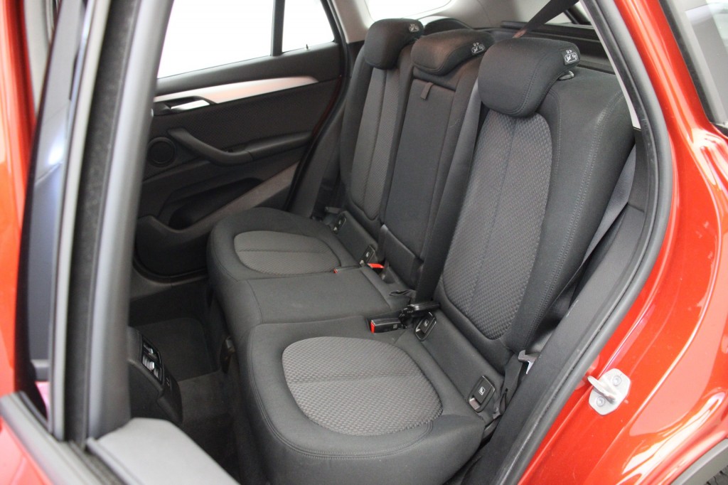 BMW X1 (L868ZP) met abonnement