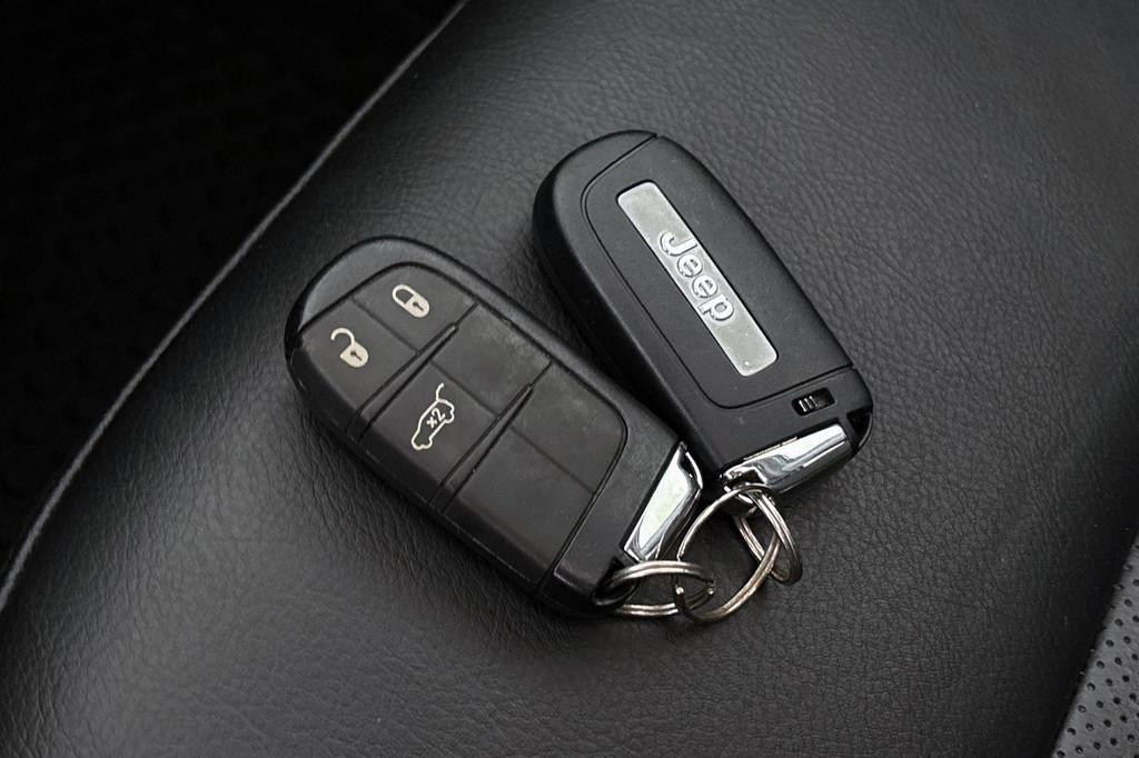 Jeep Compass (KNF75Z) met abonnement