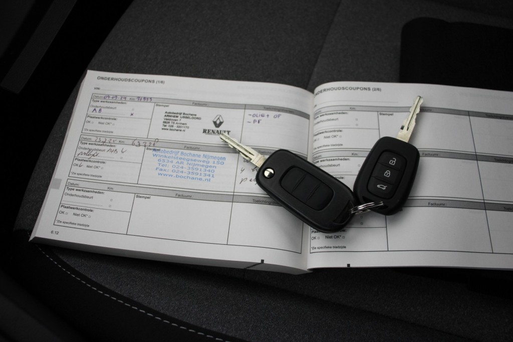 Renault Clio (X871PZ) met abonnement