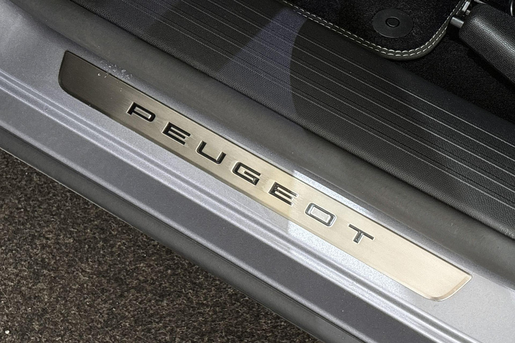 Peugeot 5008 (KSK09K) met abonnement