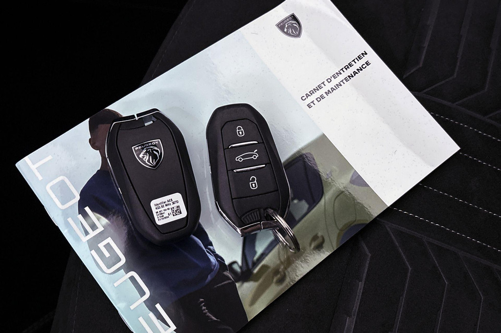 Peugeot 5008 (KSK09K) met abonnement