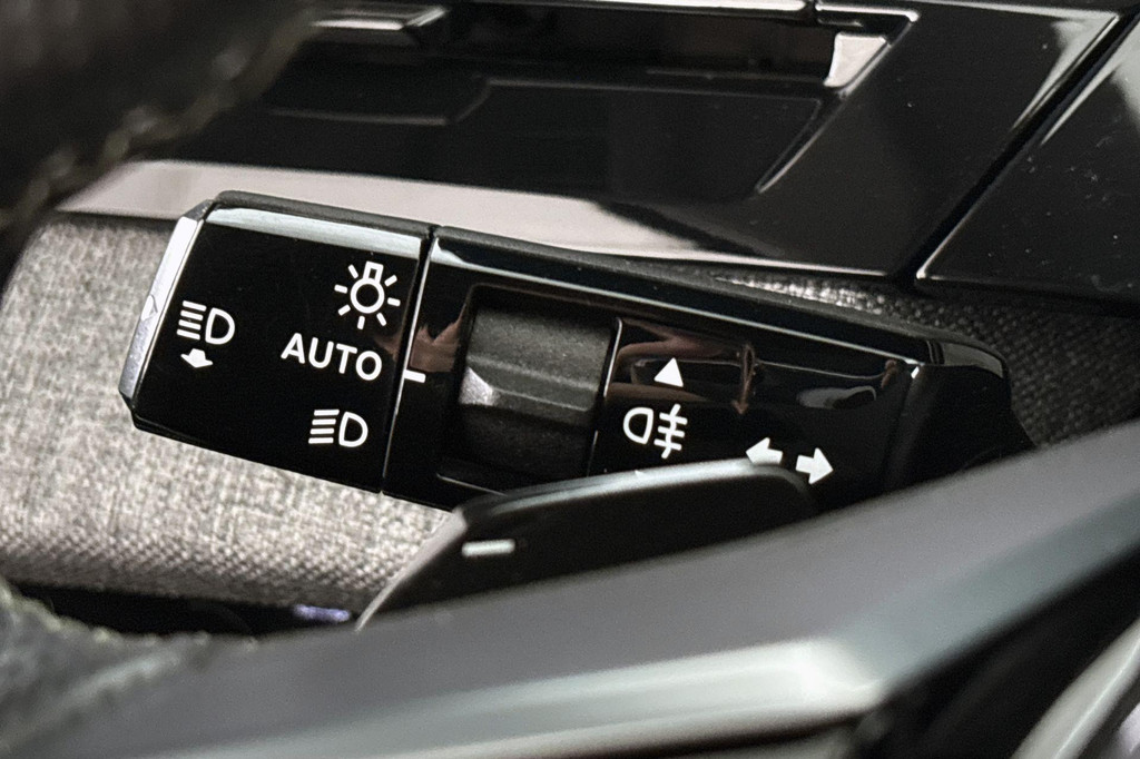 Peugeot 5008 (KSK09K) met abonnement