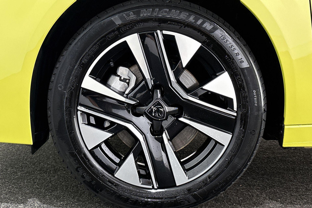 Peugeot 208 (KRP86T) met abonnement