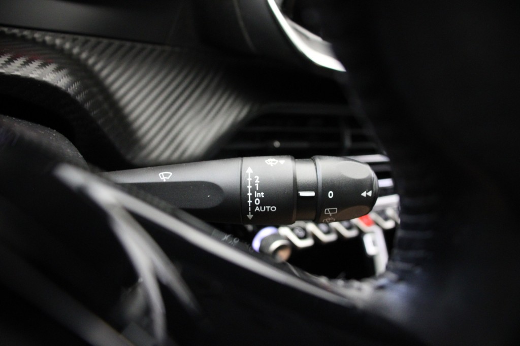 Peugeot 2008 (J492GR) met abonnement