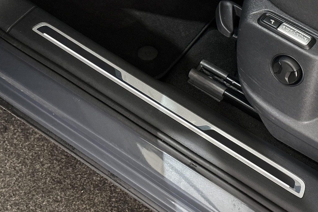 Volkswagen Tiguan (KTF60S) met abonnement