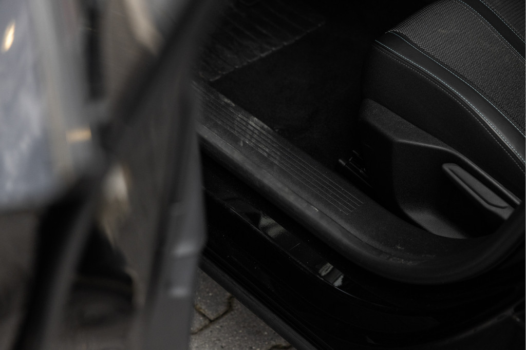 Peugeot 408 (HLH25H) met abonnement