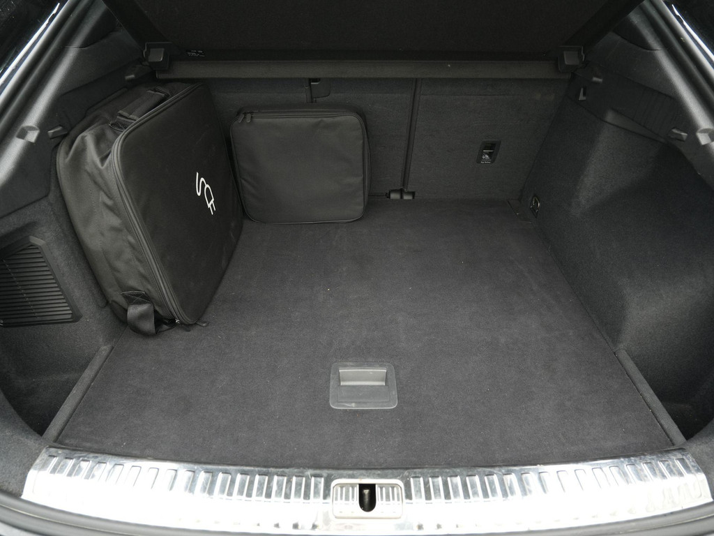 Audi Q3 Sportback (KRG99L) met abonnement