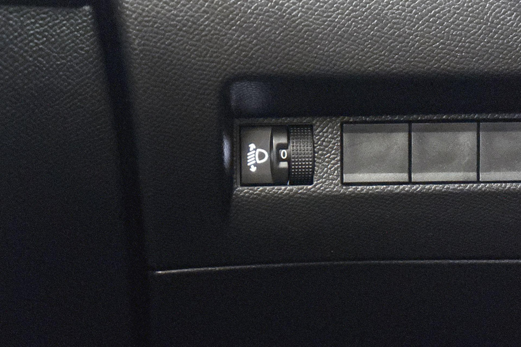 Peugeot 208 (HNT82F) met abonnement