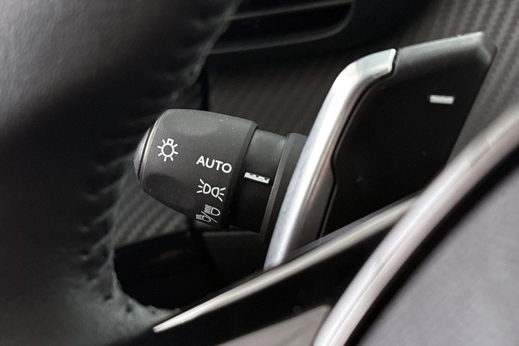 Peugeot 208 (HNT82F) met abonnement