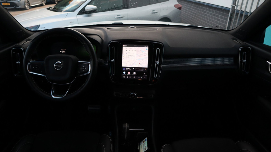 Volvo XC40 (L764KP) met abonnement