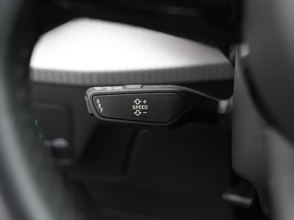 Audi Q2 (P899DV) met abonnement