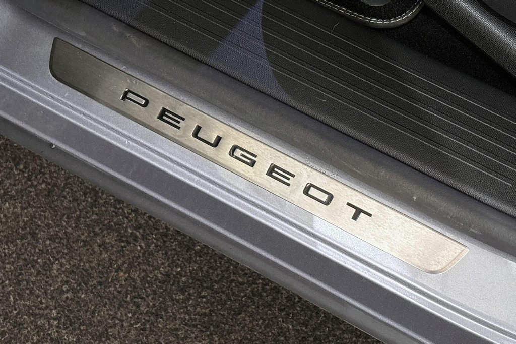 Peugeot 5008 (KRR73L) met abonnement