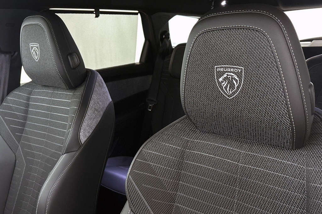 Peugeot 5008 (KRR73L) met abonnement