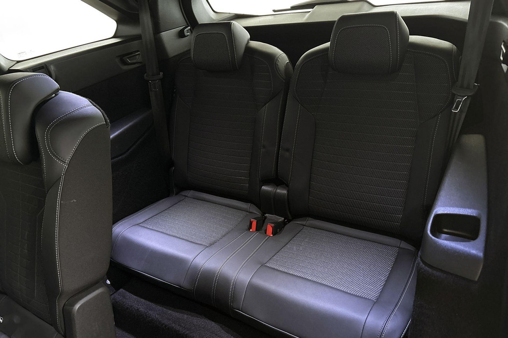 Peugeot 5008 (KSN43R) met abonnement