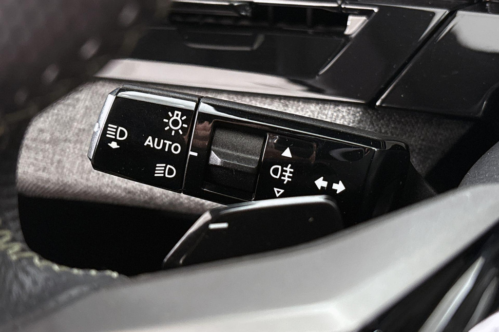 Peugeot 5008 (KSN43R) met abonnement