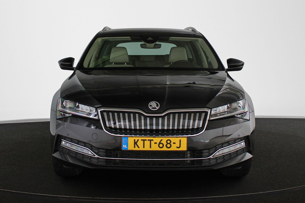 ŠKODA Superb (KTT68J) met abonnement