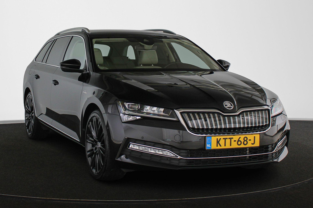 ŠKODA Superb (KTT68J) met abonnement