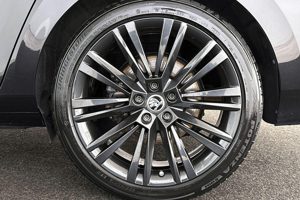 ŠKODA Superb (KTT68J) met abonnement