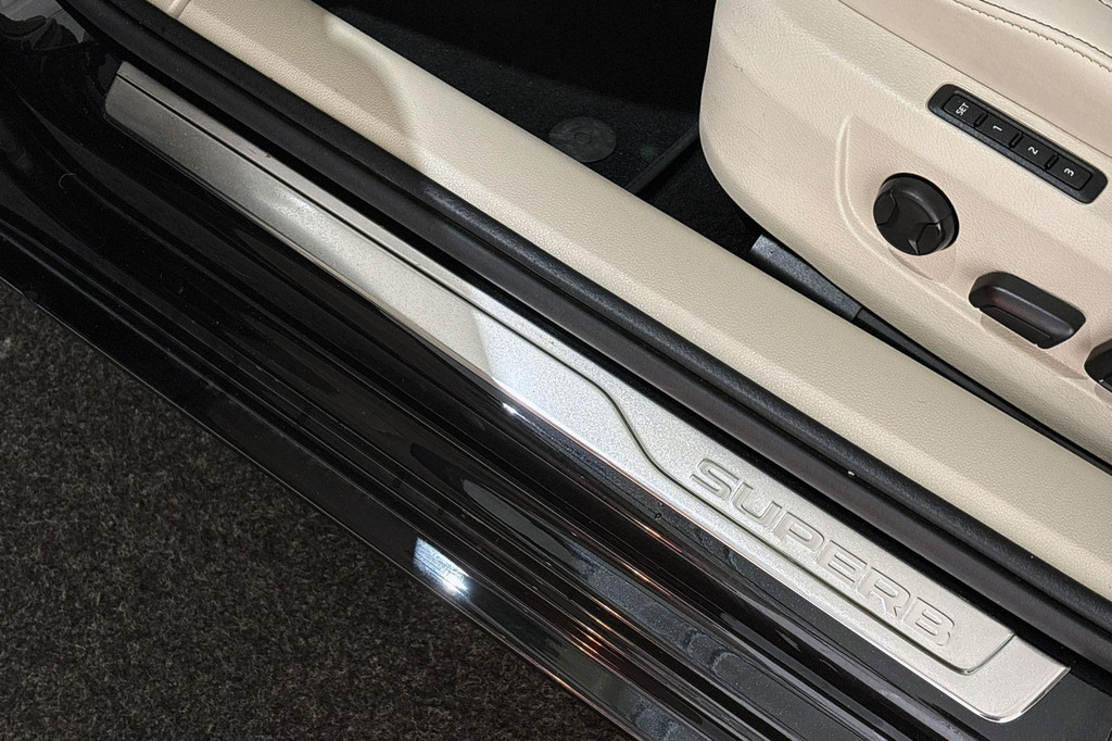 ŠKODA Superb (KTT68J) met abonnement