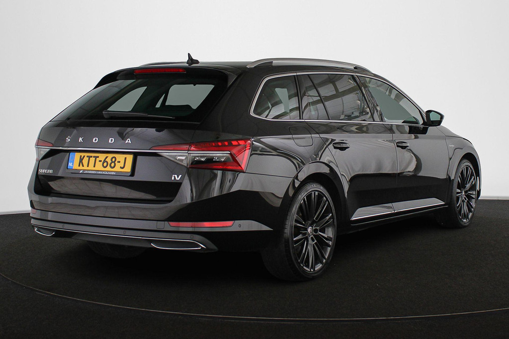 ŠKODA Superb (KTT68J) met abonnement
