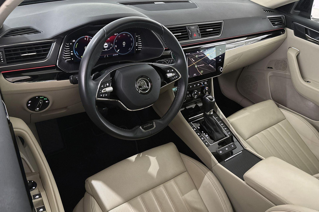 ŠKODA Superb (KTT68J) met abonnement