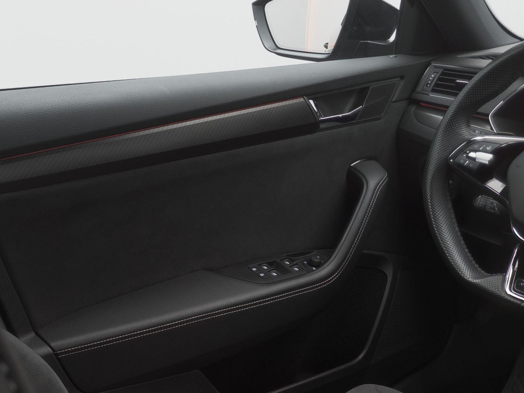 ŠKODA Superb (KTD06V) met abonnement