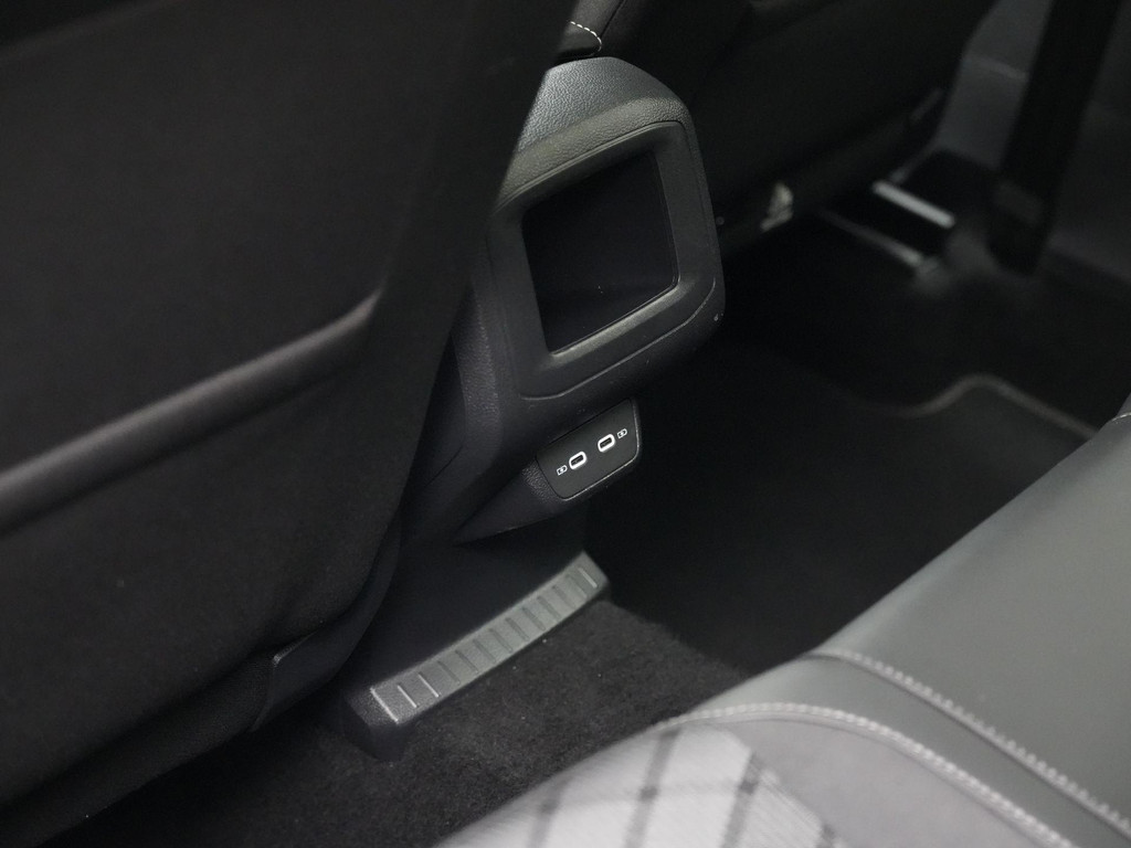 Volkswagen T-Cross (KTJ53R) met abonnement