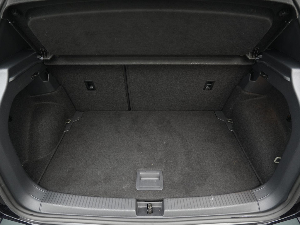 Volkswagen T-Cross (KTJ53R) met abonnement
