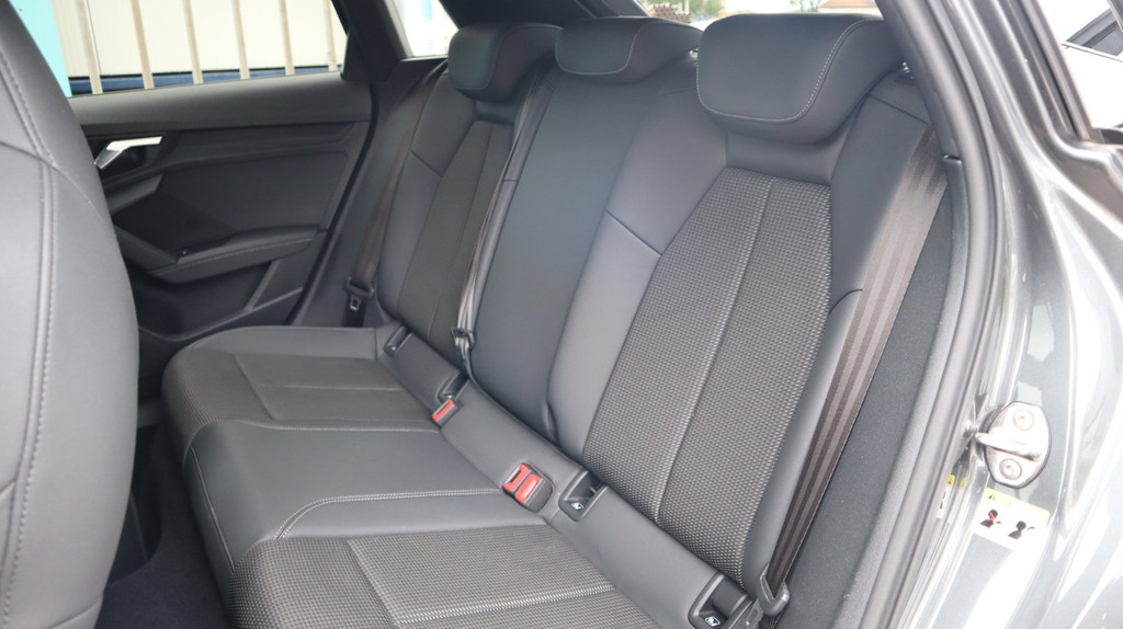 Audi A3 (T212VT) met abonnement