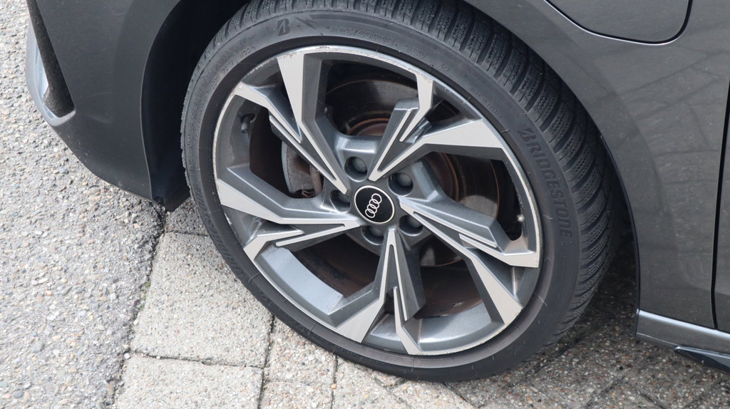 Audi A3 (T212VT) met abonnement