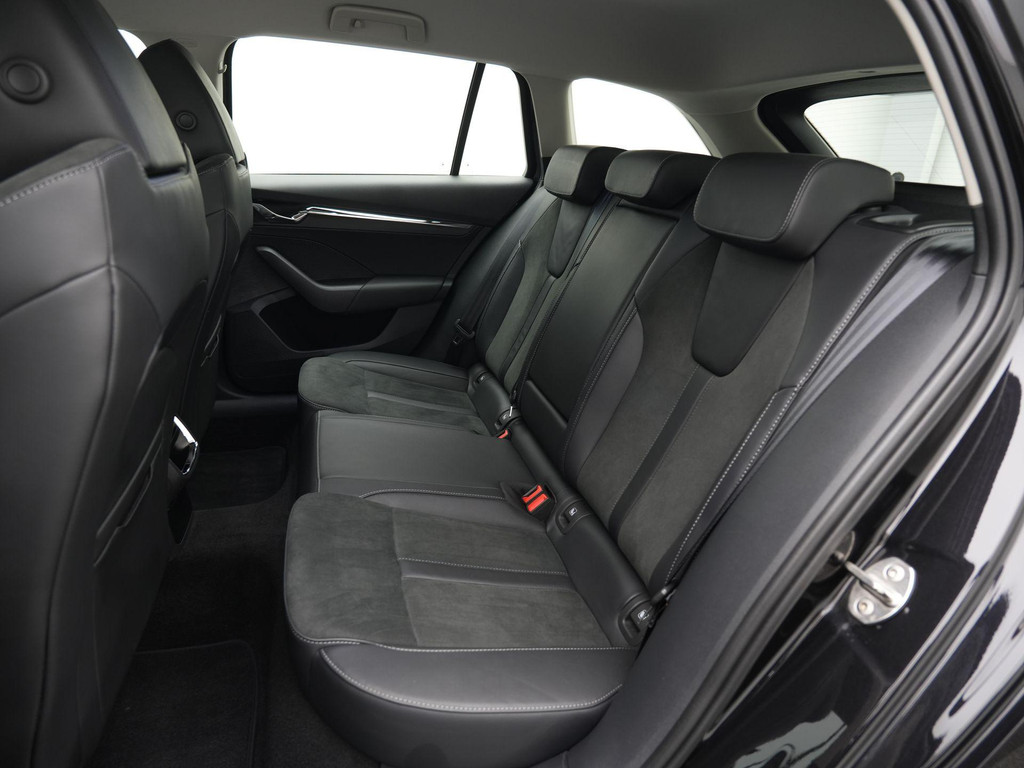 ŠKODA Octavia (KZN76K) met abonnement