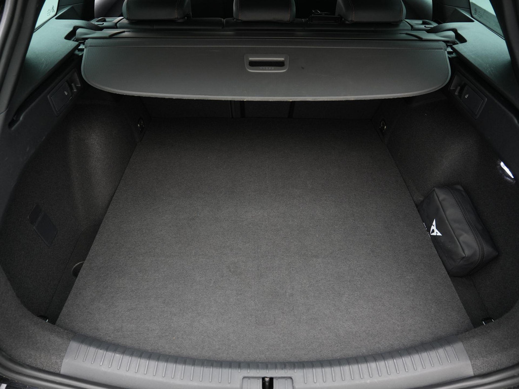CUPRA Leon (KXF80B) met abonnement