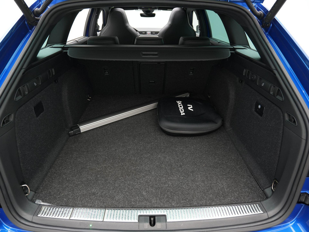 ŠKODA Superb (KVN59F) met abonnement