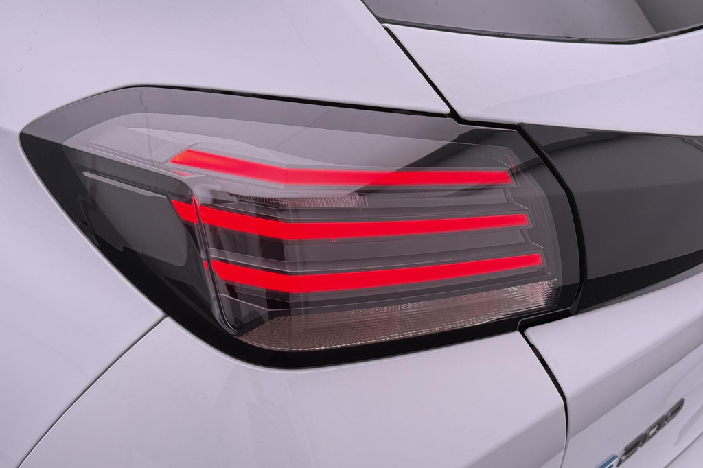 Peugeot e-208 (KRD34N) met abonnement